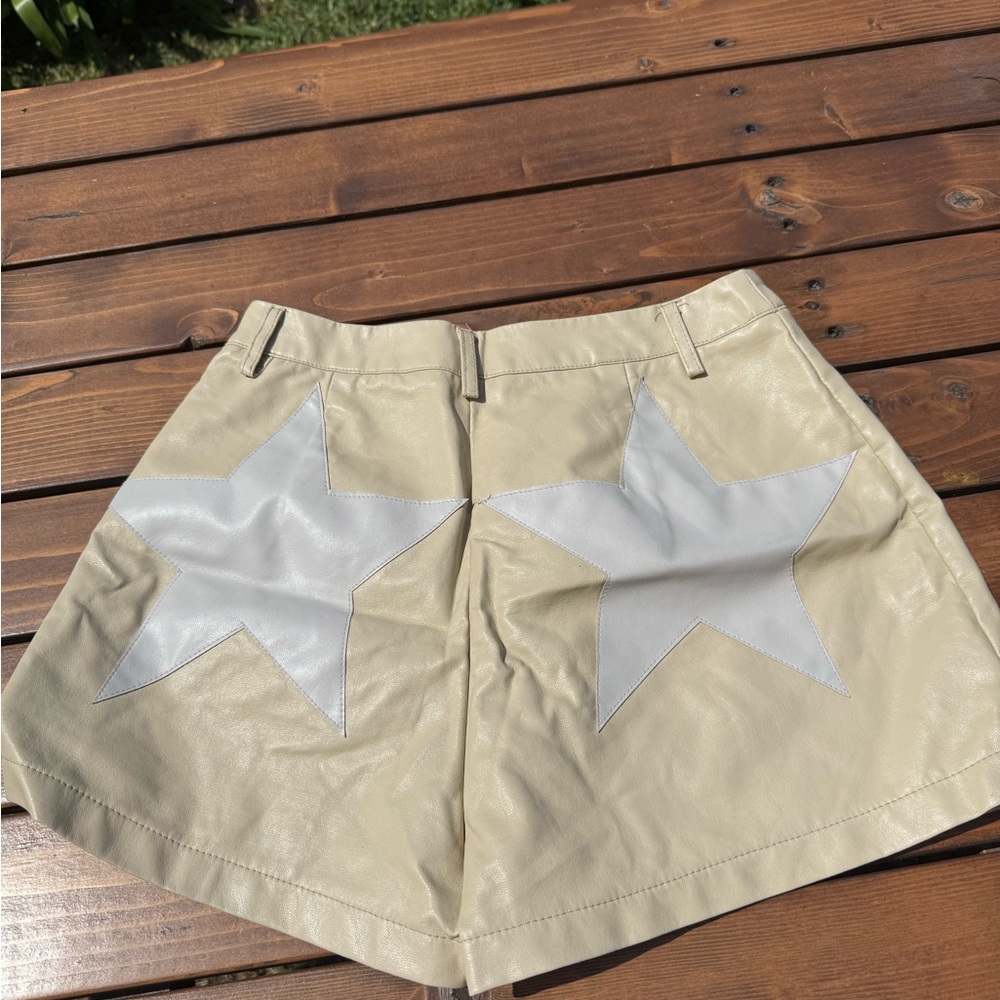 Stagecoach - Beige Star-Patterned Women's Shorts